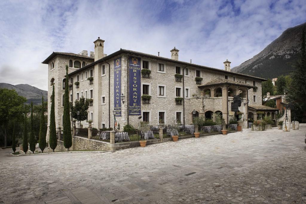Le Gole Ristorante & Resort 첼라노 외부 사진